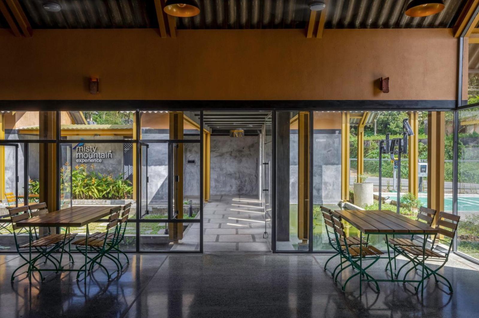 Misty Mountain Experience By Perfect Stays Pīrmed Exteriör bild